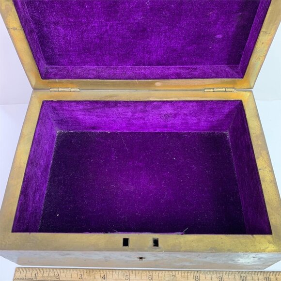 Vintage French Brass Jewelry/Storage Box Lined With Velvet- Beautiful Details! - Picture 8 of 9